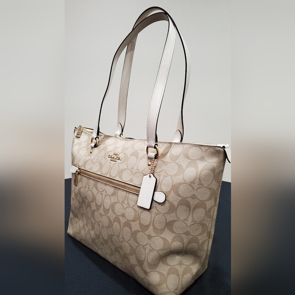 Coach Handbags - Coach Signature Gallery Tote NWT